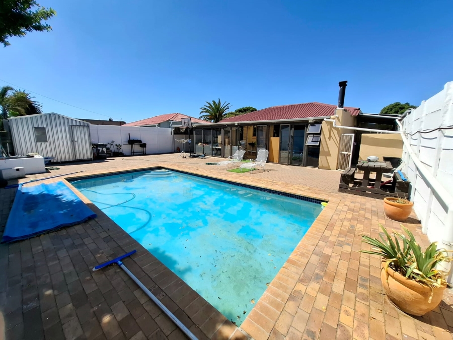 To Let 3 Bedroom Property for Rent in Ruyterwacht Western Cape